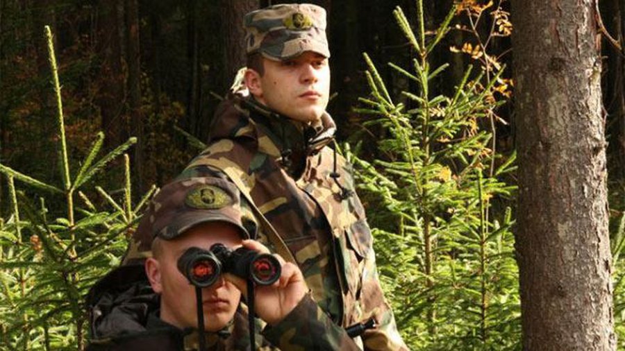 Литовские пограничники в Игналинском районе задержали 21 нелегала


 - Литва и страны Балтии
